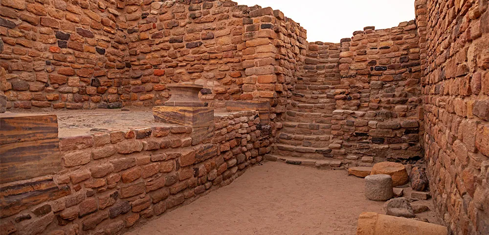 Massive stone wall remains at Desalpar