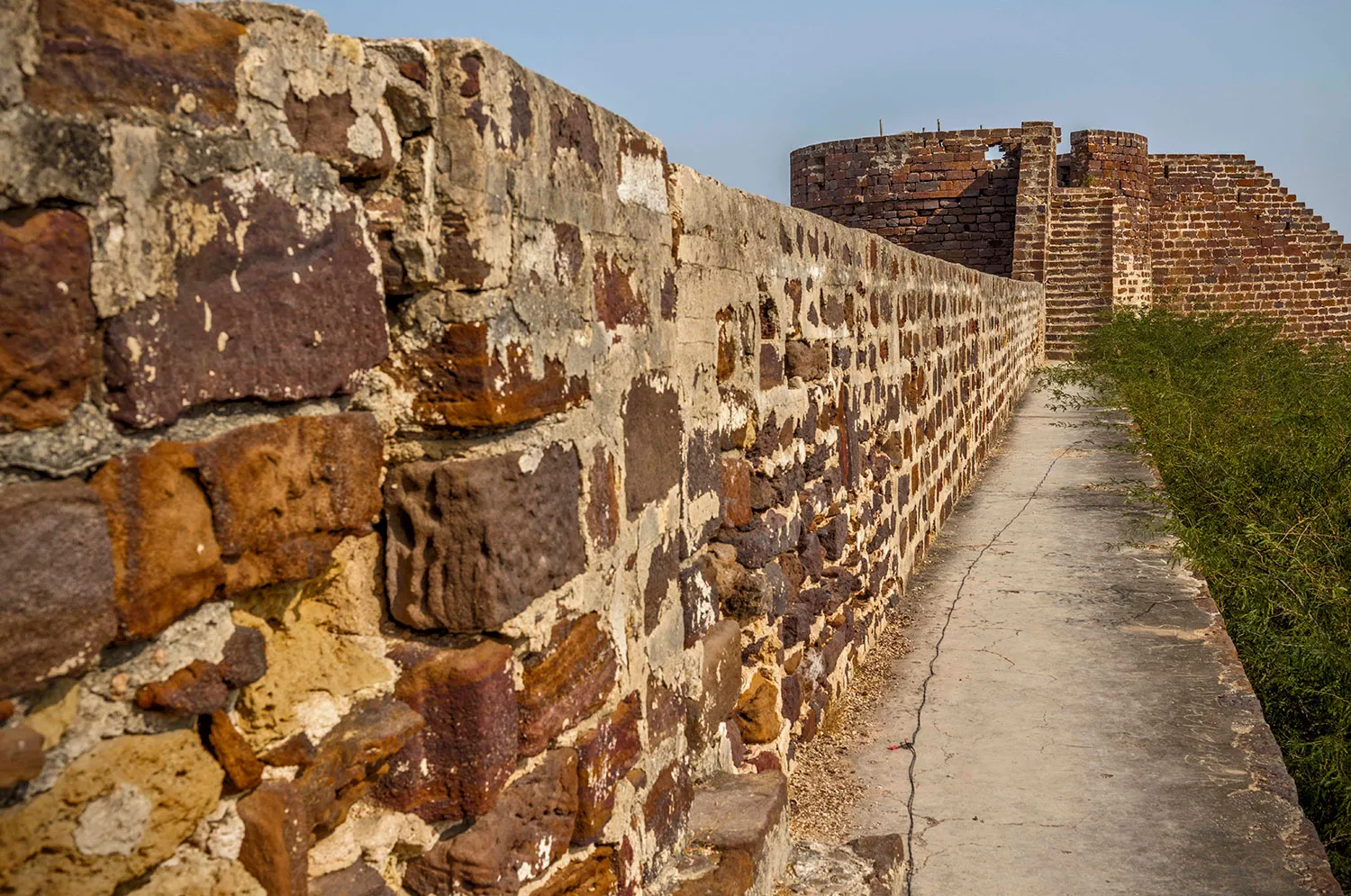 Historical view of Lakhpat — Ghost Town of the Indus