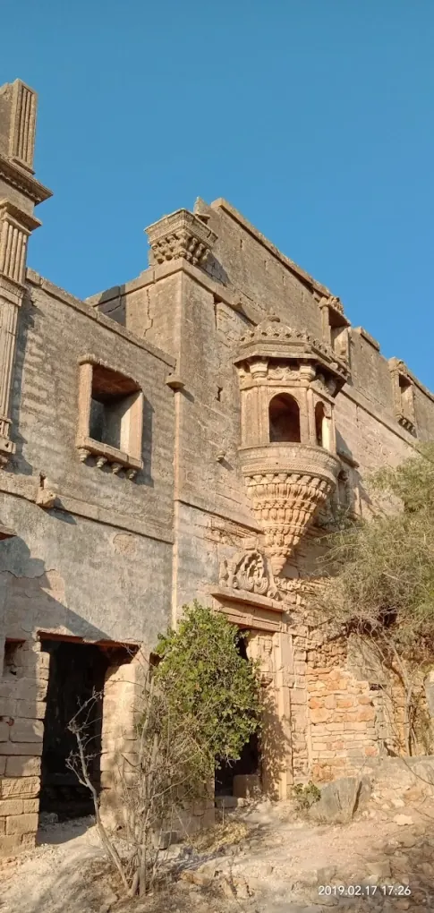 Granite ramparts of Roha Fort near Nakhatrana